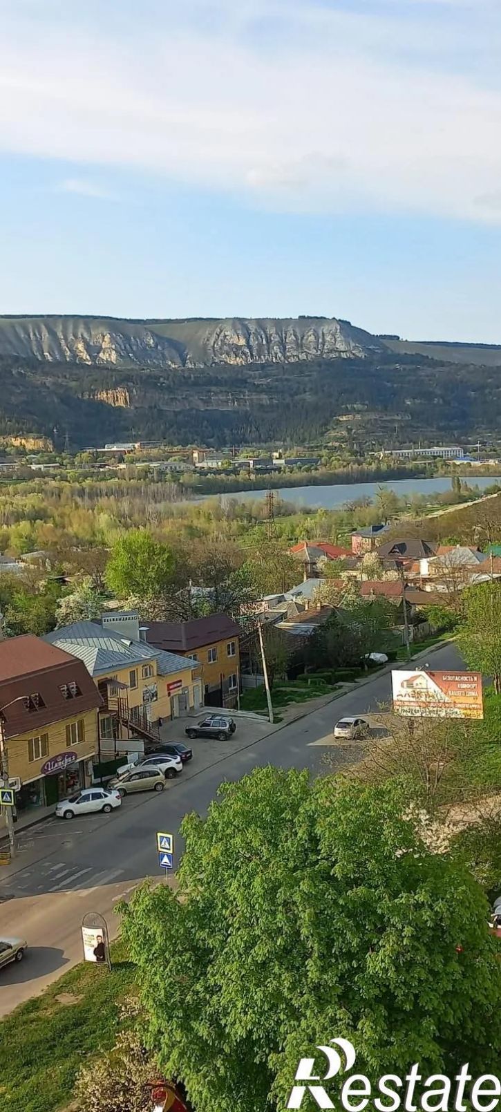 3-комн квартира Красивая, 23