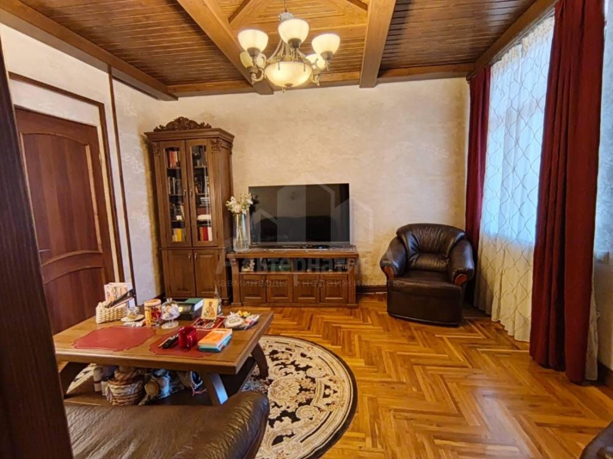 Купить дачу, дом, коттедж за 19 000 000 рублей на Гоголя ул.