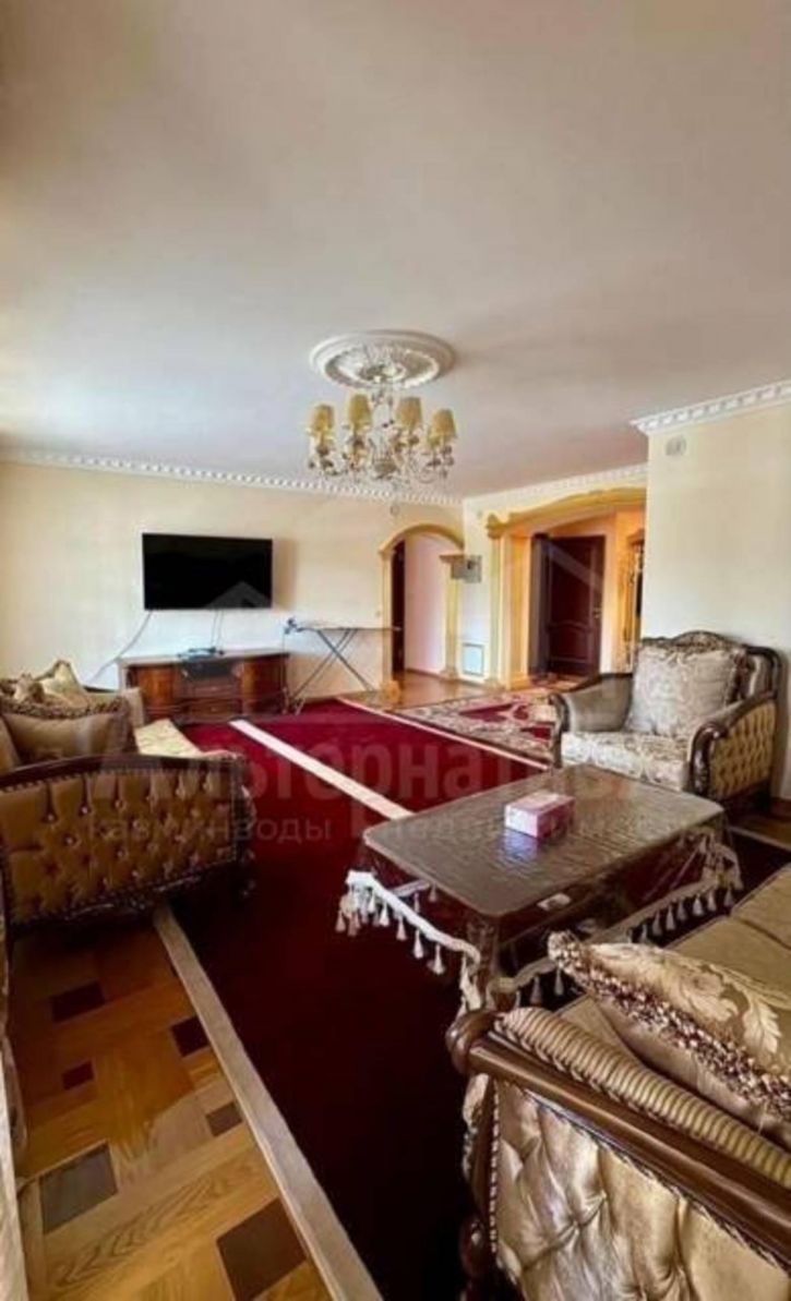 3-комн квартира Жуковского ул.