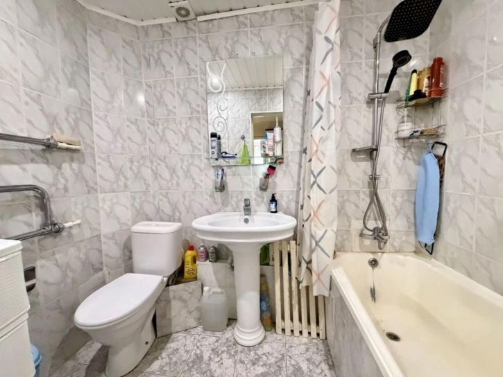 2-комн квартира Героев Медиков ул, 13