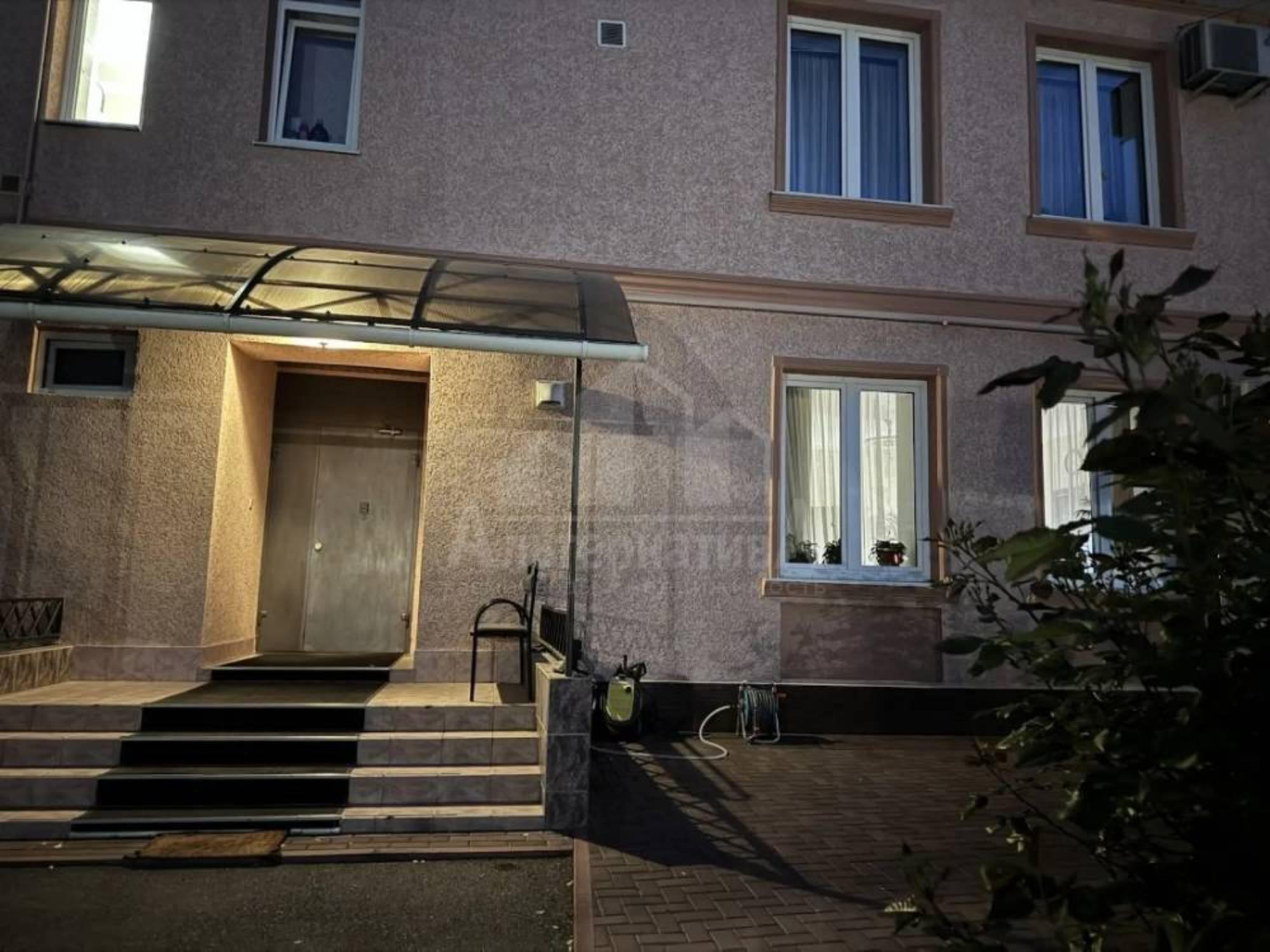 Купить дачу, дом, коттедж за 33 000 000 рублей на Горького ул.