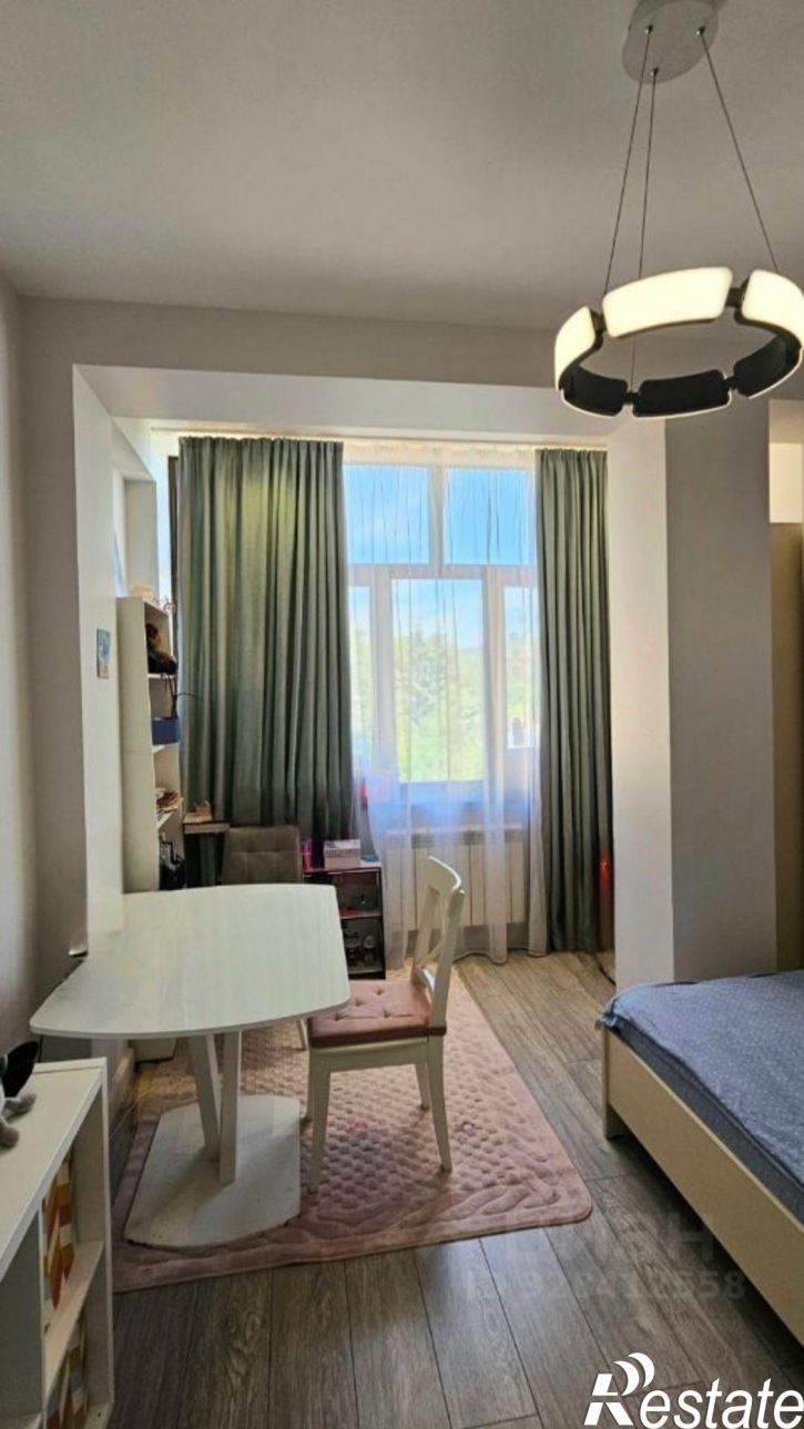 3-комн квартира проспект Дзержинского, 28,  д. 28