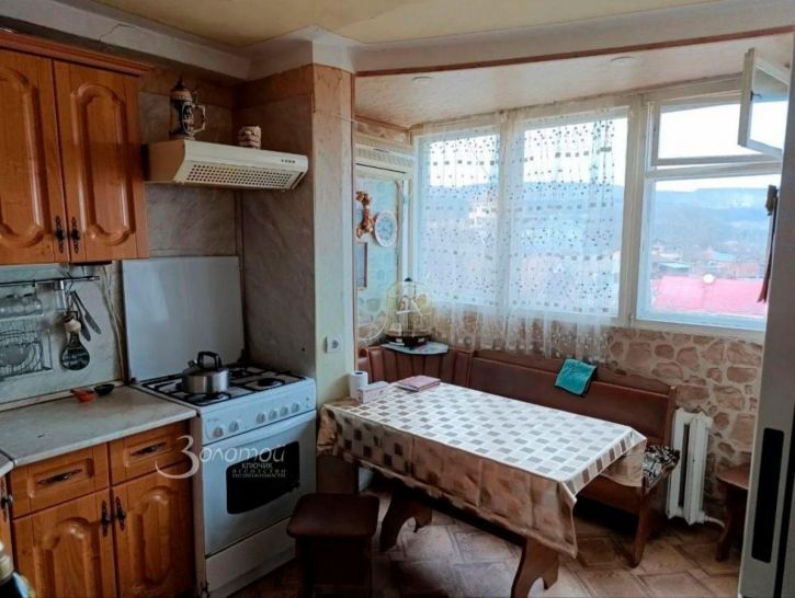 3-комн квартира Зашкольный пер, 3