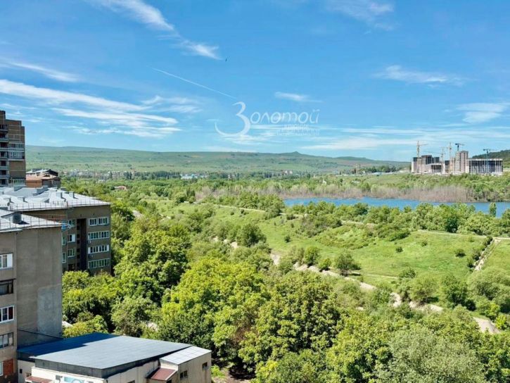 2-комн квартира Победы пр-кт, 157