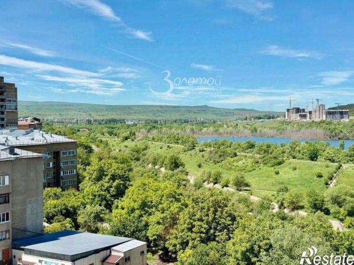 2-комн квартира проспект Победы, 157,  д. 157