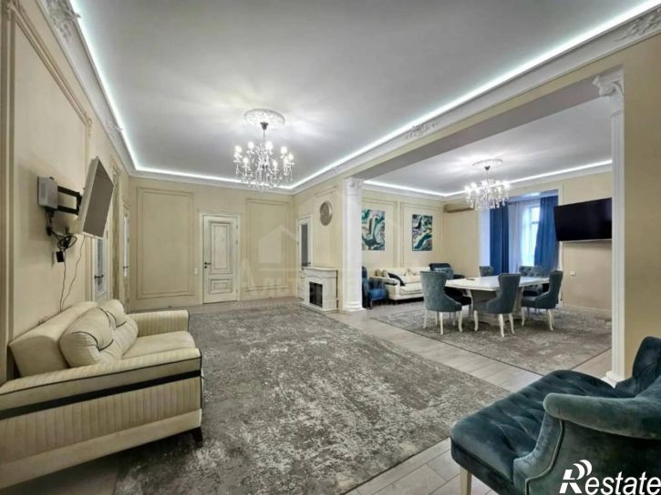 3-комн квартира Чкалова ул.