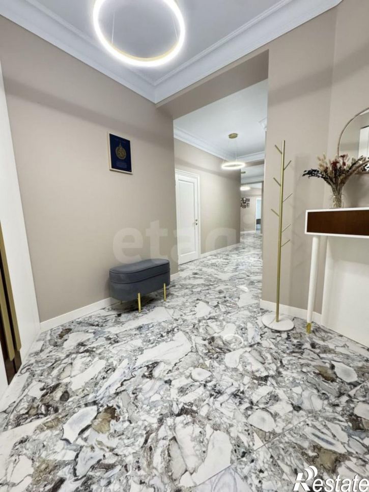 4-комн квартира пр-кт Дзержинского, 28,  д. 28