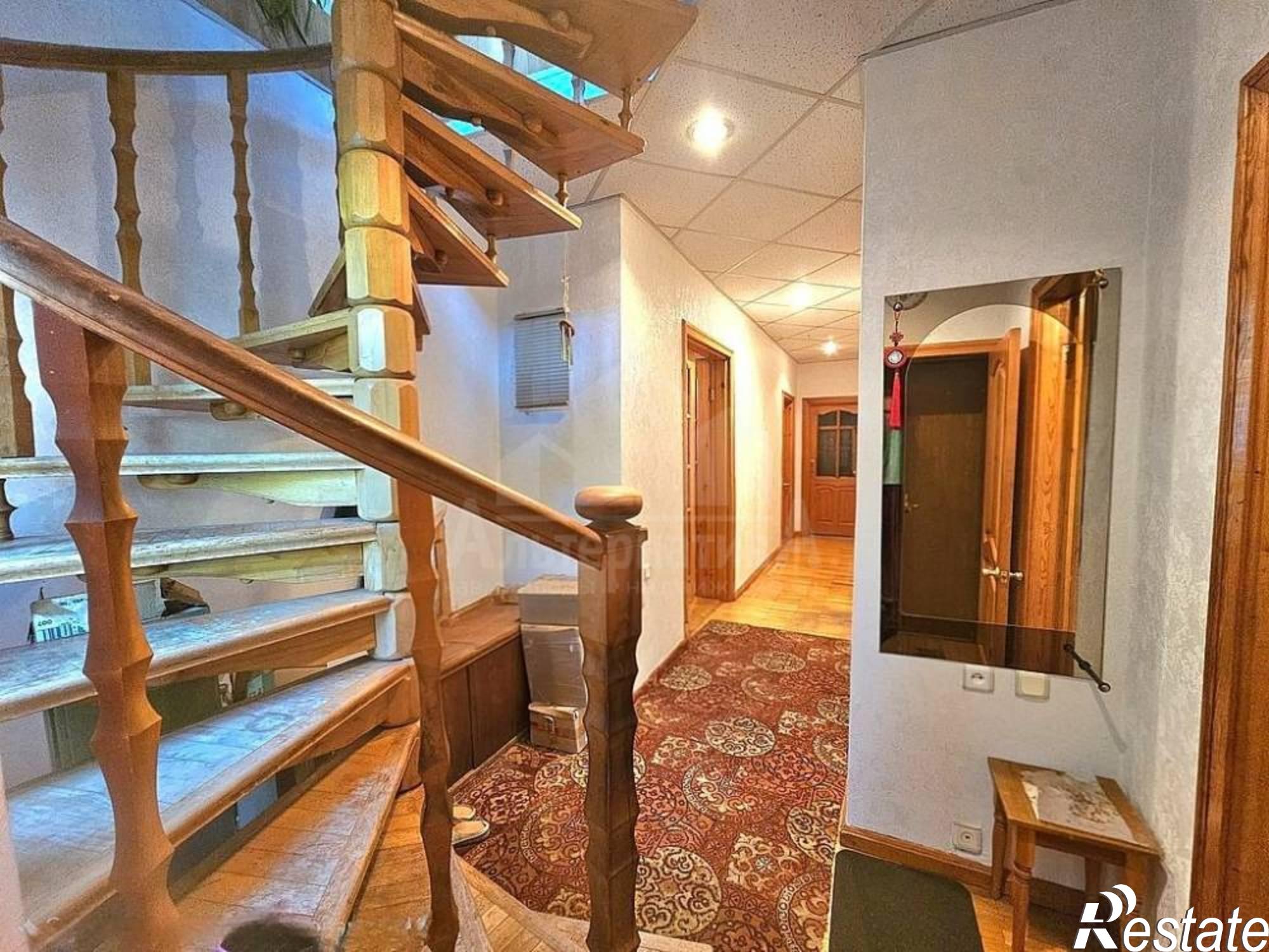 Купить дачу, дом, коттедж за 18 500 000 рублей на Орджоникидзе ул.