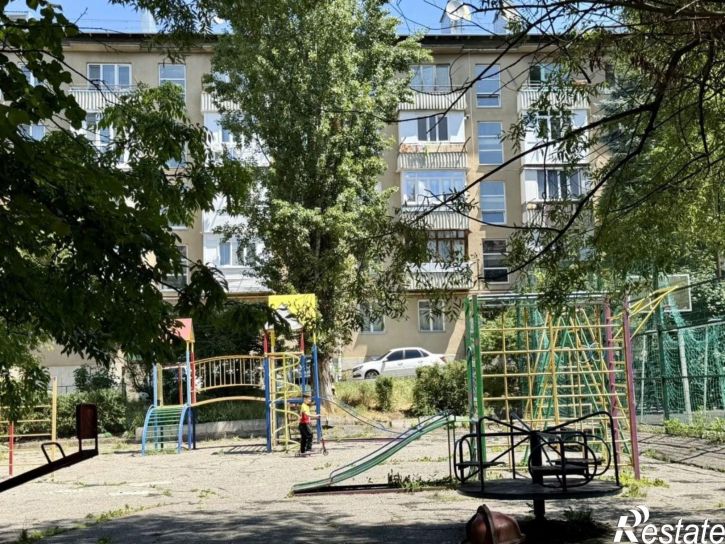 3-комн квартира Фоменко ул, 102