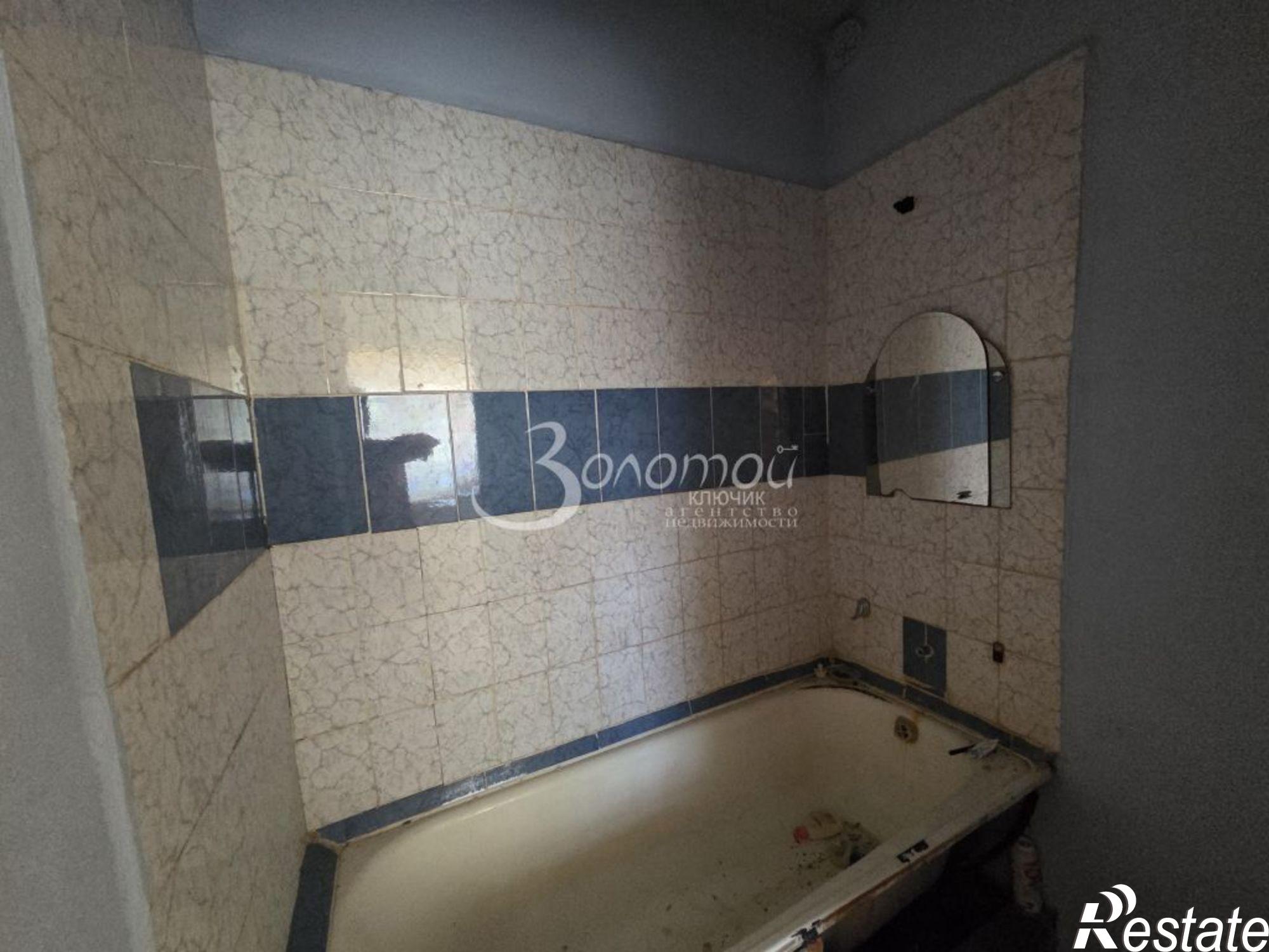 Купить гараж, место в паркинге за 1 700 000 рублей на Титова ул