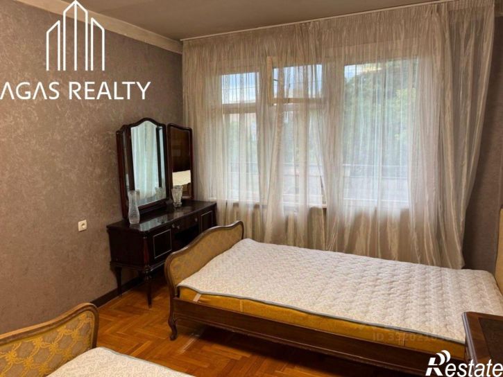 3-комн квартира Зашкольный пер, 3,  д. 3