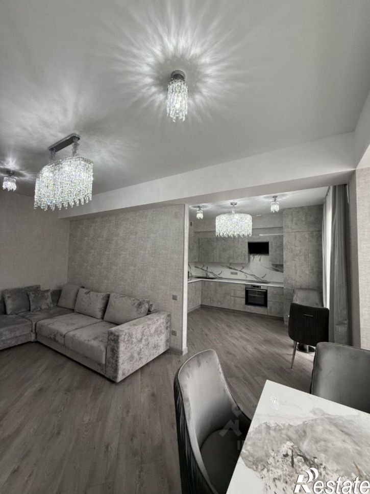 3-комн квартира ул Декабристов, 36 1,  д. 36 1,  к. 1