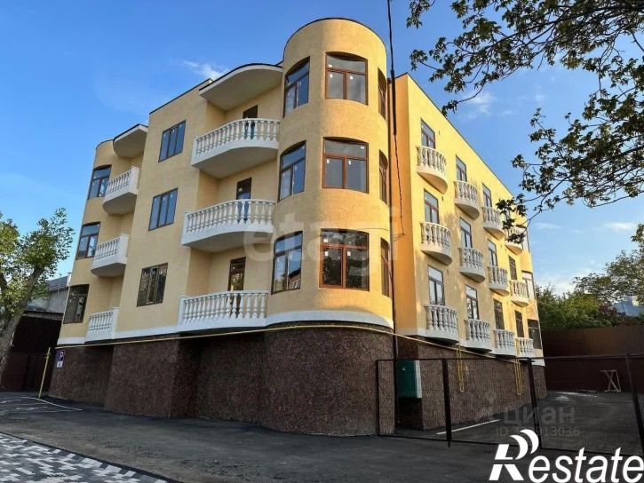 3-комн квартира улица Титова, 22,  д. 22