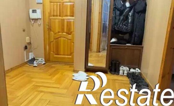 4-комн квартира улица Жмакина, 58,  д. 58
