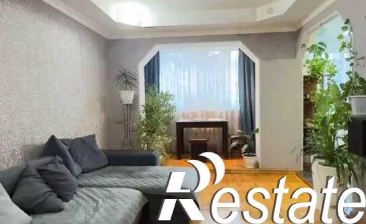 4-комн квартира улица Жмакина, 58,  д. 58