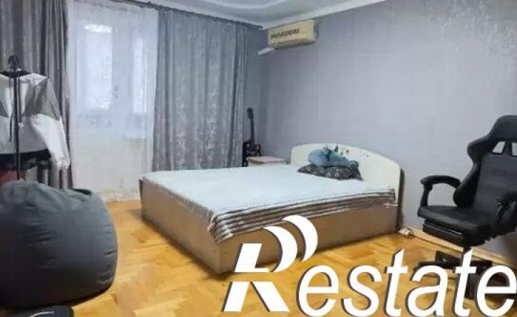 4-комн квартира улица Жмакина, 58,  д. 58