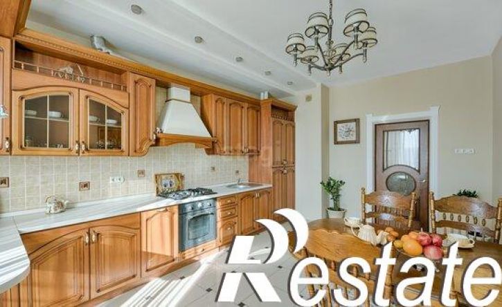 4-комн квартира Ленинградская улица, 49,  д. 49