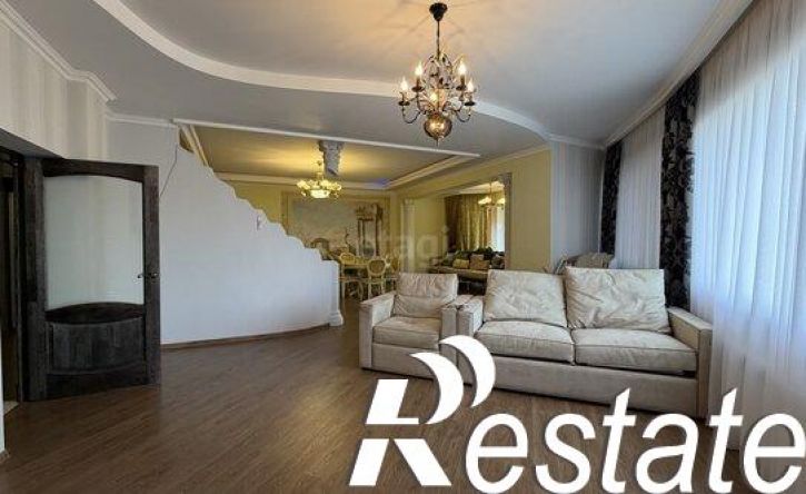 3-комн квартира улица Декабристов, 39А,  д. 39А